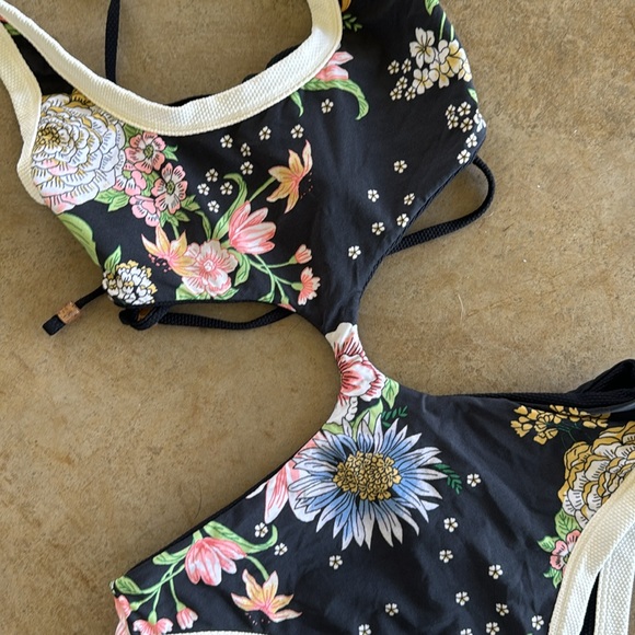 Maaji Reversible Swimsuit Tri-kini One Piece - Picture 10 of 12